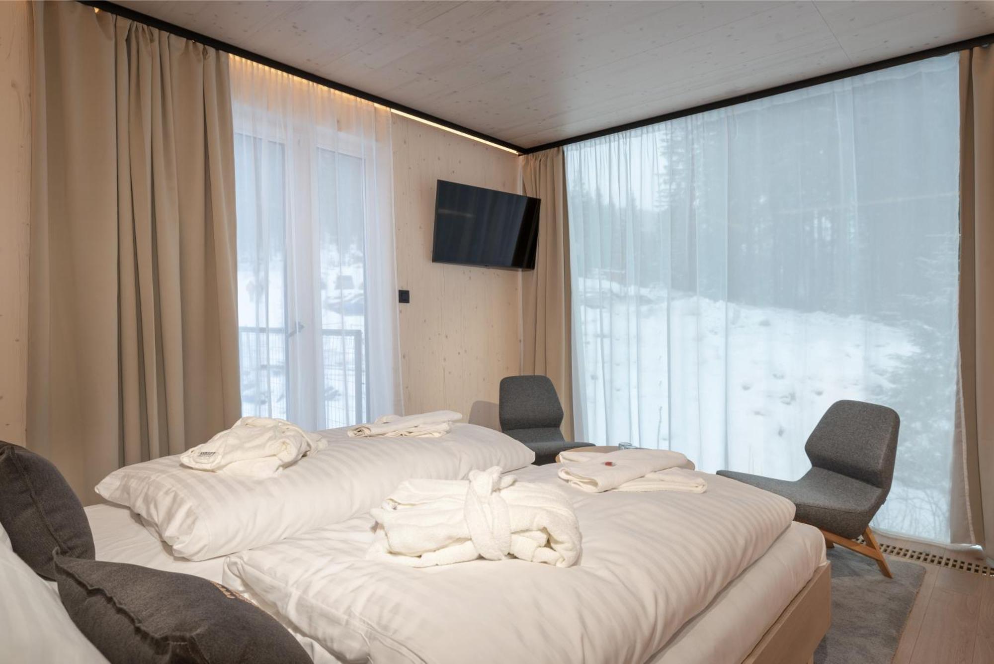 Hotel Bjoernson Jasna & Bjoernson Tree Houses 迪马诺卡多林纳 外观 照片